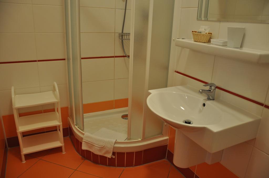 One-Bedroom Suite with Extra Bed,1013714773:JPEG